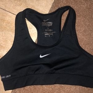 Black sports bra